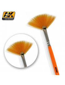 AK - Fan Shape Weathering Brush - 580
