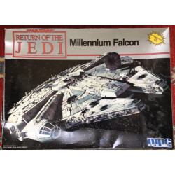MPC - Millennium Falcon - 8917